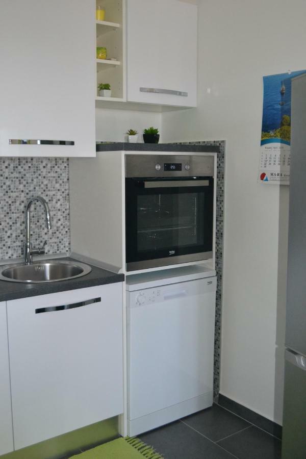 Apartman Bebe In Old Town- With Free Parking Šibenik Exteriör bild